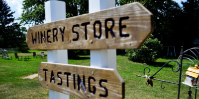 Winery Store & Tastings sign